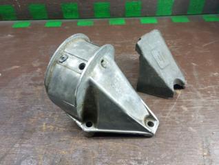 Запчасть кронштейн кпп Audi 100 1993