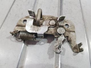 Запчасть ответная часть замка багажника Mitsubishi Lancer 2008