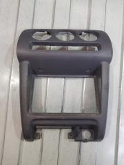 Накладка центральной консоли Nissan March 2000