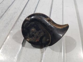 Фото запчасти звуковой сигнал Nissan March 2000 Б/У запчасть Запчасть звуковой сигнал Nissan March 2000