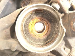 Ступица передняя правая Harrier 2000 MCU15 1MZFE