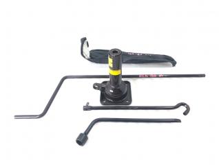 Запчасть поддомкратник Toyota Hilux Surf 1997