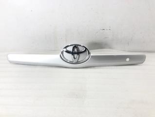 Запчасть накладка крышки багажника Toyota Camry 2007