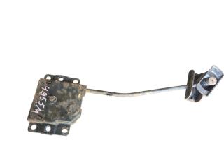 Запчасть крепление запасного колеса Toyota Harrier 2004