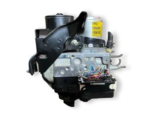 Запчасть блок abs Toyota Crown Majesta 2005