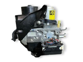 Запчасть блок abs Toyota Crown Majesta 2005