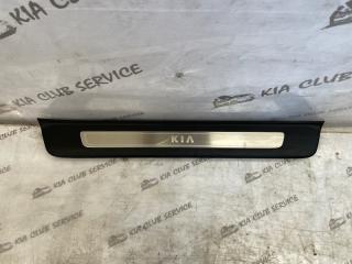 Накладка на порог салона передняя правая KIA Optima 2019