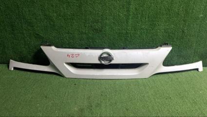 Решетка радиатора NISSAN SERENA 2000