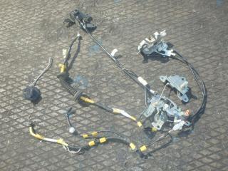 Замок задний левый TOYOTA FJ CRUISER