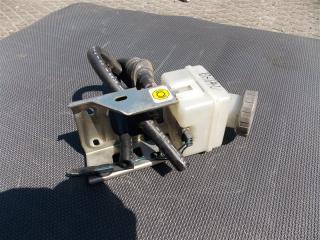 Бачок для тормозной жидкости SUZUKI EVERY DA64V K6A 2 ракурс