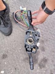 Блок подрулевых переключателей TOYOTA CELSIOR UCF10 8431050190 2 ракурс
