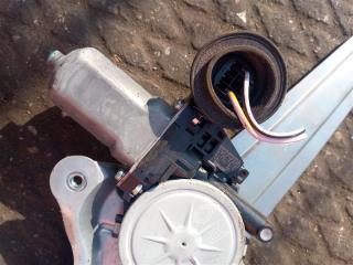 Стеклоподъемник правый задний TOYOTA VITZ NSP130 6980352090 2 ракурс