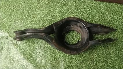 Рычаг правый задний HONDA STEPWGN RF3 K20A 52355-S7S-J00 2 ракурс