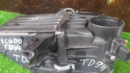 Корпус воздушного фильтра SUZUKI ESCUDO TD94W H27A 2 ракурс