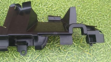 Защита радиатора правая TOYOTA NOAH ZWR90W 2ZR-FXE 16593-V1010 3 ракурс