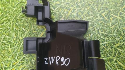 Защита радиатора правая TOYOTA NOAH ZWR90W 2ZR-FXE 16593-V1010 5 ракурс
