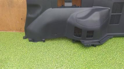 Обшивка багажника правая задняя TOYOTA NOAH ZWR90W 62511-V1010 2 ракурс