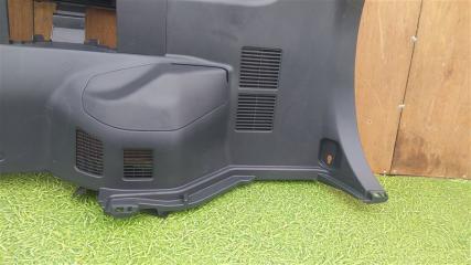 Обшивка багажника правая задняя TOYOTA NOAH ZWR90W 62511-V1010 3 ракурс