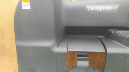 Обшивка багажника правая задняя TOYOTA NOAH ZWR90W 62511-V1010 5 ракурс