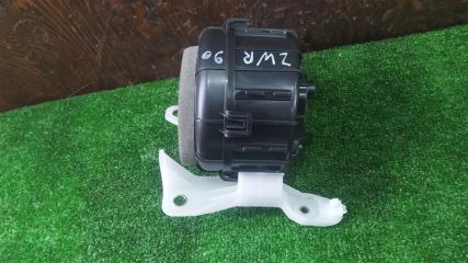 Мотор охлаждения батареи TOYOTA NOAH ZWR90W 2ZR-FXE G9230-28020 4 ракурс