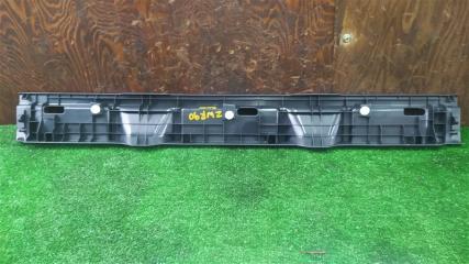 Пластик салона TOYOTA NOAH ZWR90W 58625-V1010 4 ракурс Пластик салона TOYOTA NOAH ZWR90W 58625-V1010 4 ракурс