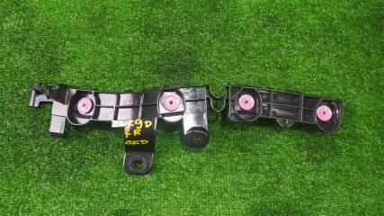 Крепление бампера правое заднее TOYOTA NOAH ZWR90W 52575-V1010 1 ракурс