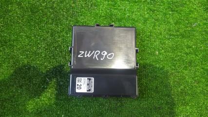 Блок управления TOYOTA NOAH ZWR90W 2ZR-FXE 89981-28200 1 ракурс