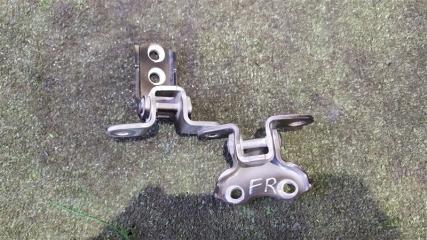 Петля дверная правая передняя TOYOTA HARRIER AVU65 2 ракурс Петля дверная правая передняя TOYOTA HARRIER AVU65 2 ракурс