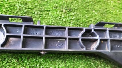 Крепление бампера правое заднее TOYOTA HARRIER AVU65 52155-48050 3 ракурс