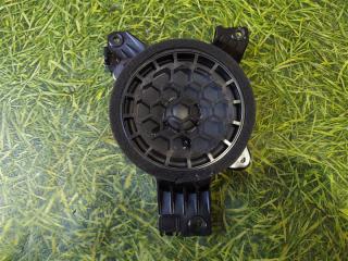 Запчасть динамик задний правый AUDI Q8