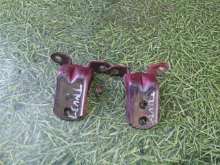 Петля дверная передняя правая NISSAN PRESAGE