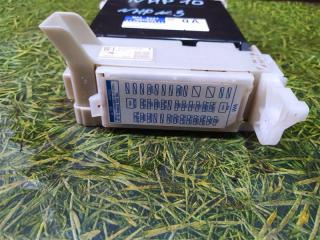 Блок предохранителей TOYOTA AQUA NHP10 1NZ-FXE 89221-52390 2 ракурс