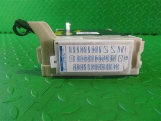 Блок предохранителей TOYOTA COROLLA FIELDER NKE165 1NZ-FXE 89221-12710 3 ракурс