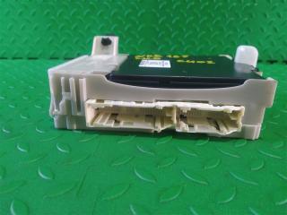 Блок предохранителей TOYOTA COROLLA FIELDER NKE165 1NZ-FXE 89221-12710 4 ракурс