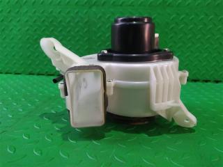 Мотор охлаждения батареи TOYOTA PRIUS NHW20 1NZ-FXE 8713047070 3 ракурс