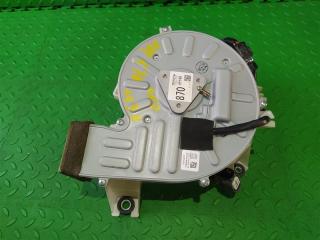 Мотор охлаждения батареи TOYOTA SIENTA NHP170 G923052030 3 ракурс