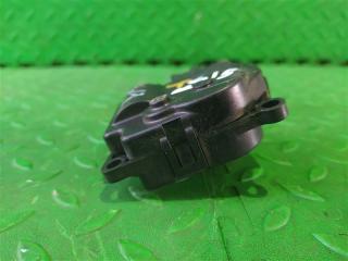 Сервопривод заслонок печки FORD ECOSPORT B515 4 ракурс