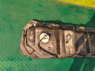 Бензобак TOYOTA NOAH ZWR80 2ZR-FXE 77001-28610 2 ракурс