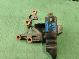Подушка двигателя левая TOYOTA PASSO KGC30 1KR-FE 3 ракурс