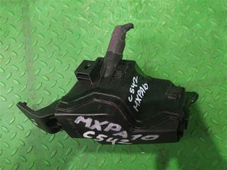 Блок предохранителей TOYOTA YARIS MXPA10 2 ракурс
