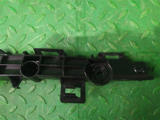 Крепление бампера левое заднее TOYOTA YARIS KSP210 52573-K0010 2 ракурс