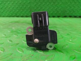 Расходомер воздушный TOYOTA LAND CRUISER URJ202 1UR-FE 22204 75030 4 ракурс