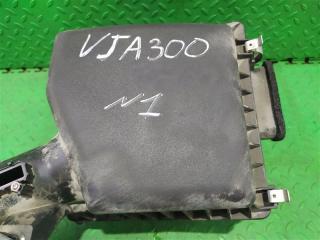 Корпус воздушного фильтра правый TOYOTA LAND CRUISER VJA300 V35A-FTS 5 ракурс