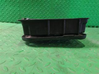 Подставка под аккумулятор TOYOTA NOAH ZWR90 2ZR-FXE 5 ракурс
