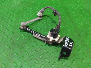 Датчик положения кузова задний TOYOTA LAND CRUISER VJA300 V35A-FTS 2 ракурс