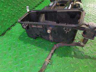 Клапанная крышка TOYOTA PASSO KGC30 1KR-FE 1121040130 2 ракурс
