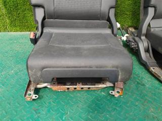 Сидение заднее TOYOTA LAND CRUISER VJA300 V35A-FTS 2 ракурс Сидение заднее TOYOTA LAND CRUISER VJA300 V35A-FTS 2 ракурс