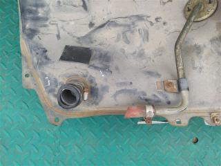 Бензобак TOYOTA KLUGER MCU20 1MZ-FE 77001-48050 2 ракурс