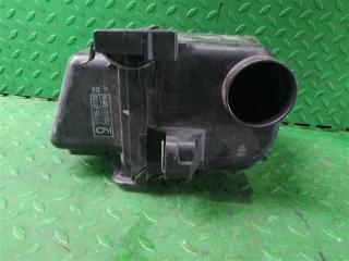 Корпус воздушного фильтра TOYOTA AQUA NHP10 1NZ-FXE 4 ракурс