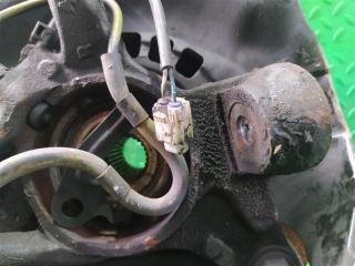 Ступица правая передняя TOYOTA NOAH AZR60 1AZ-FSE 4 ракурс